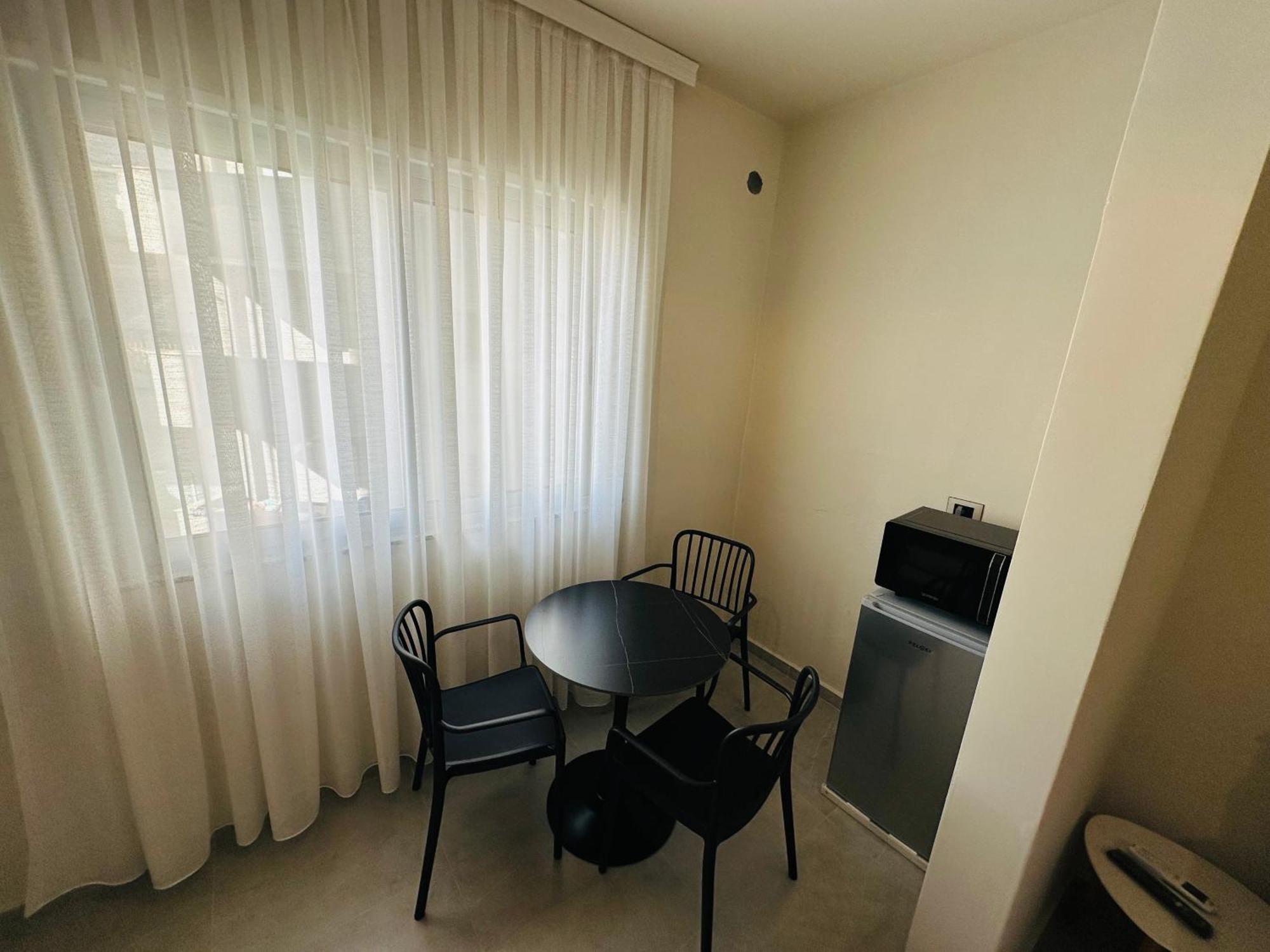 Stay-Five Rooms & Apartments Shkodër 외부 사진