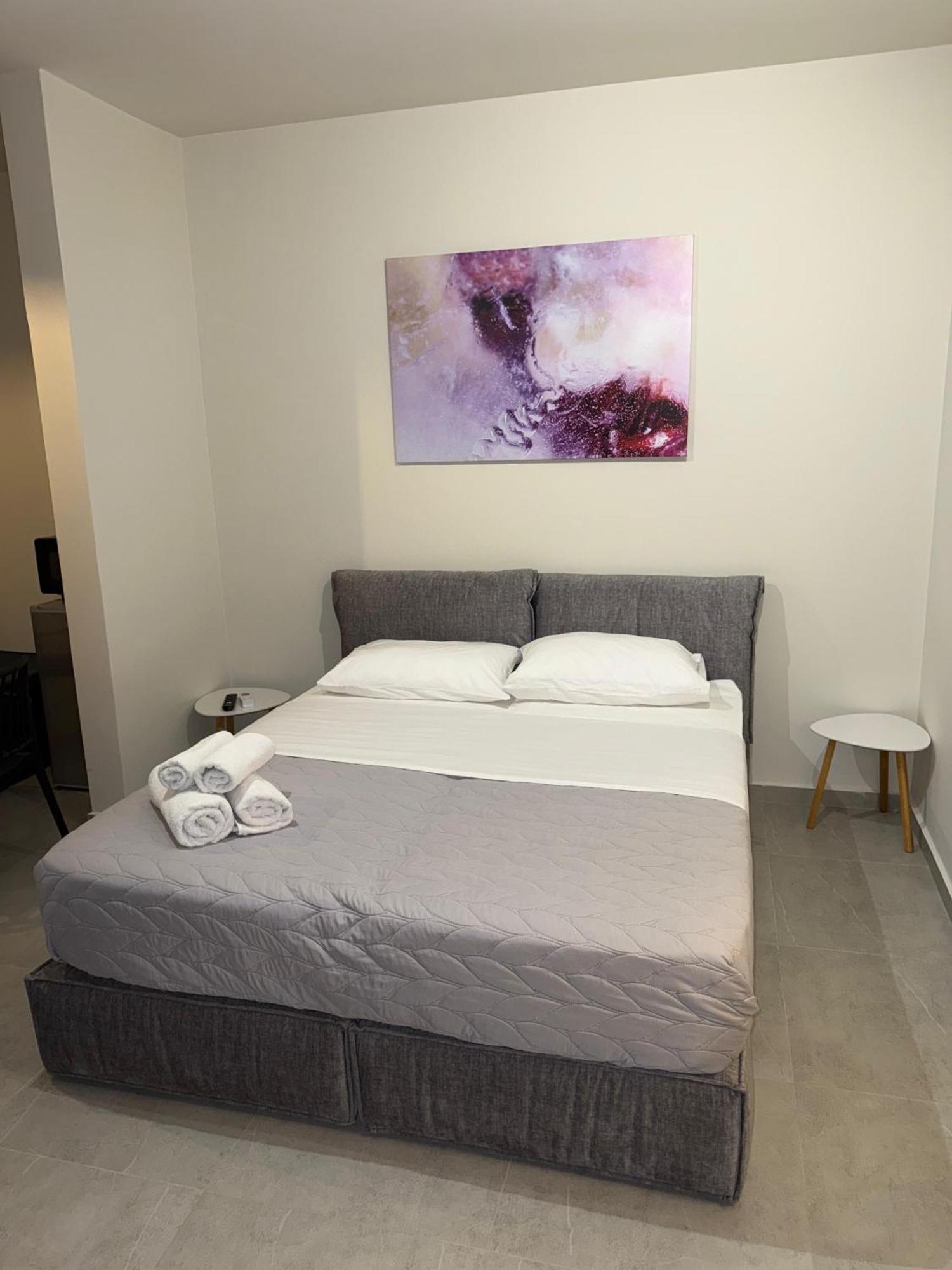Stay-Five Rooms & Apartments Shkodër 외부 사진