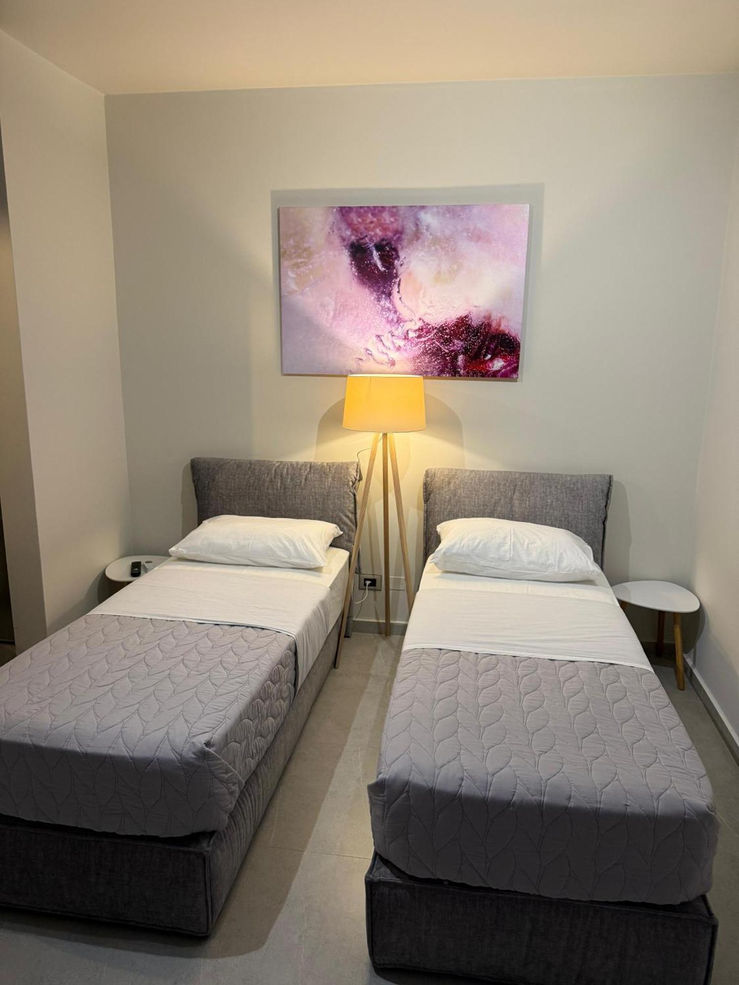 Stay-Five Rooms & Apartments Shkodër 외부 사진