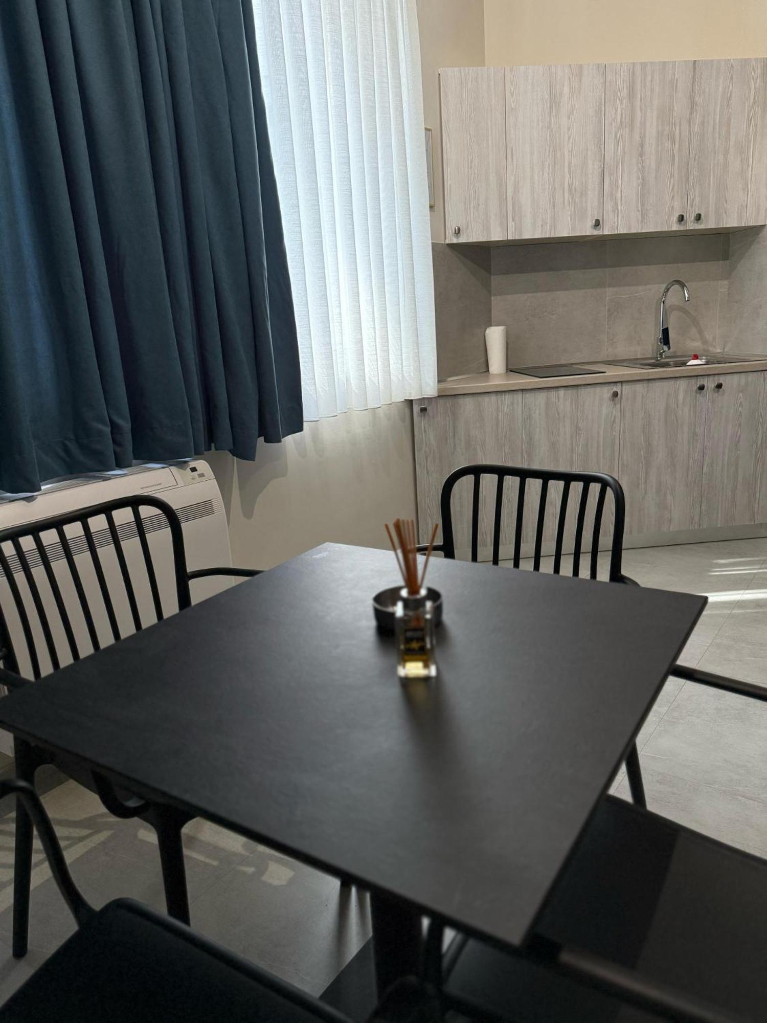Stay-Five Rooms & Apartments Shkodër 외부 사진